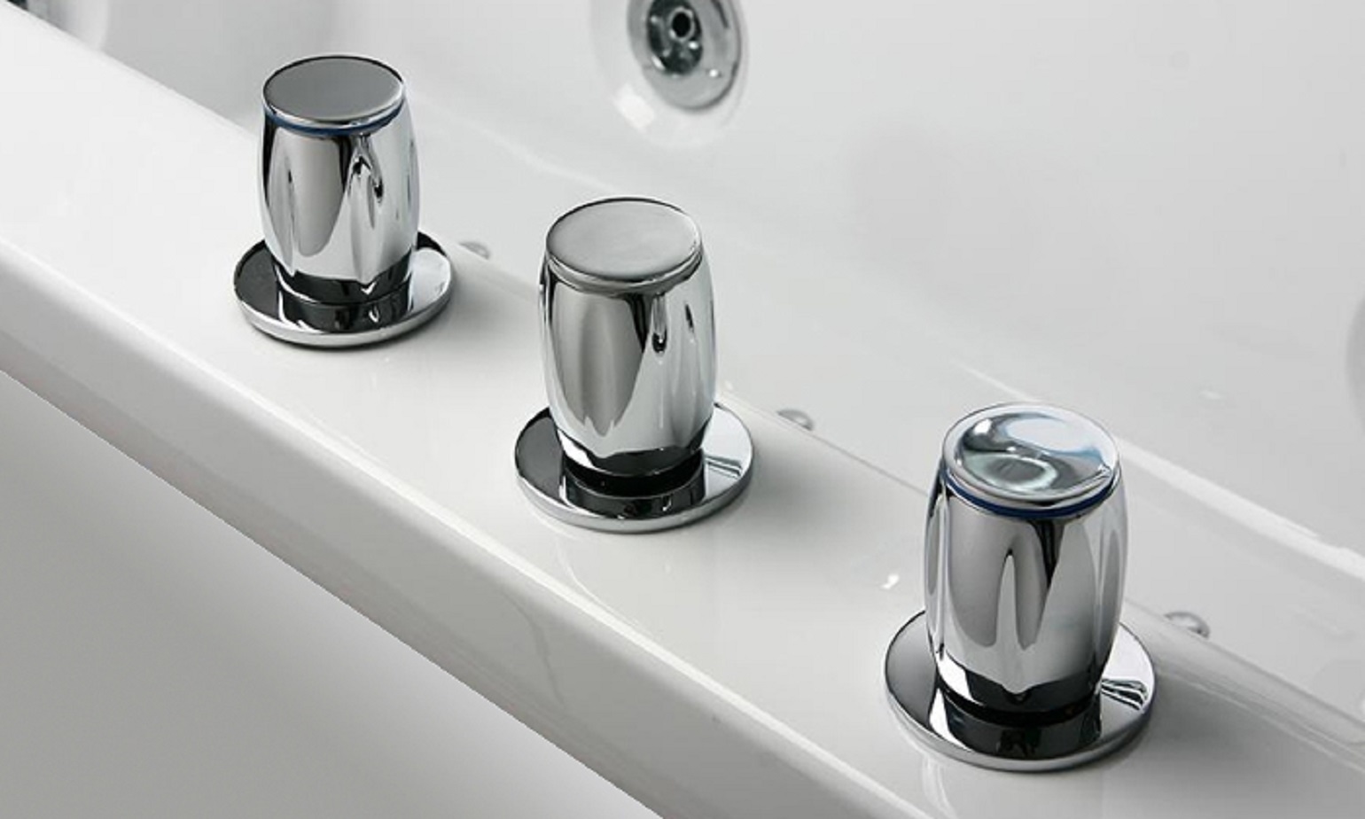 Whirlpool Indoor Spa Badewanne VILLA GABRIELA 170 x 75 cm weiß LED Massagedüsen